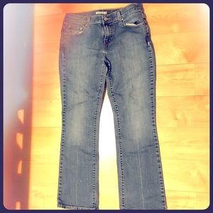 Levi’s 515 bootcut. Pre-owned. 10 Medium